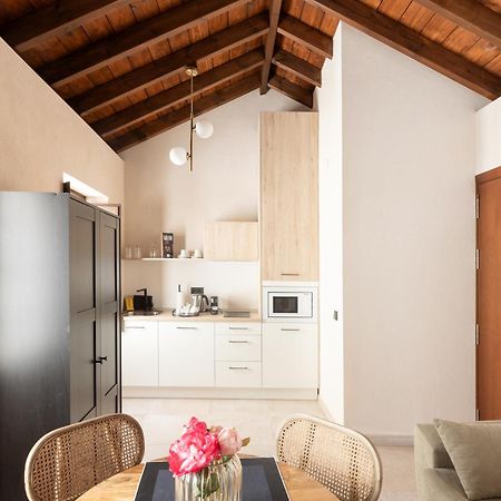 Casa Senorial Del Siglo XVIII Aparthotel Sevilla Exteriör bild