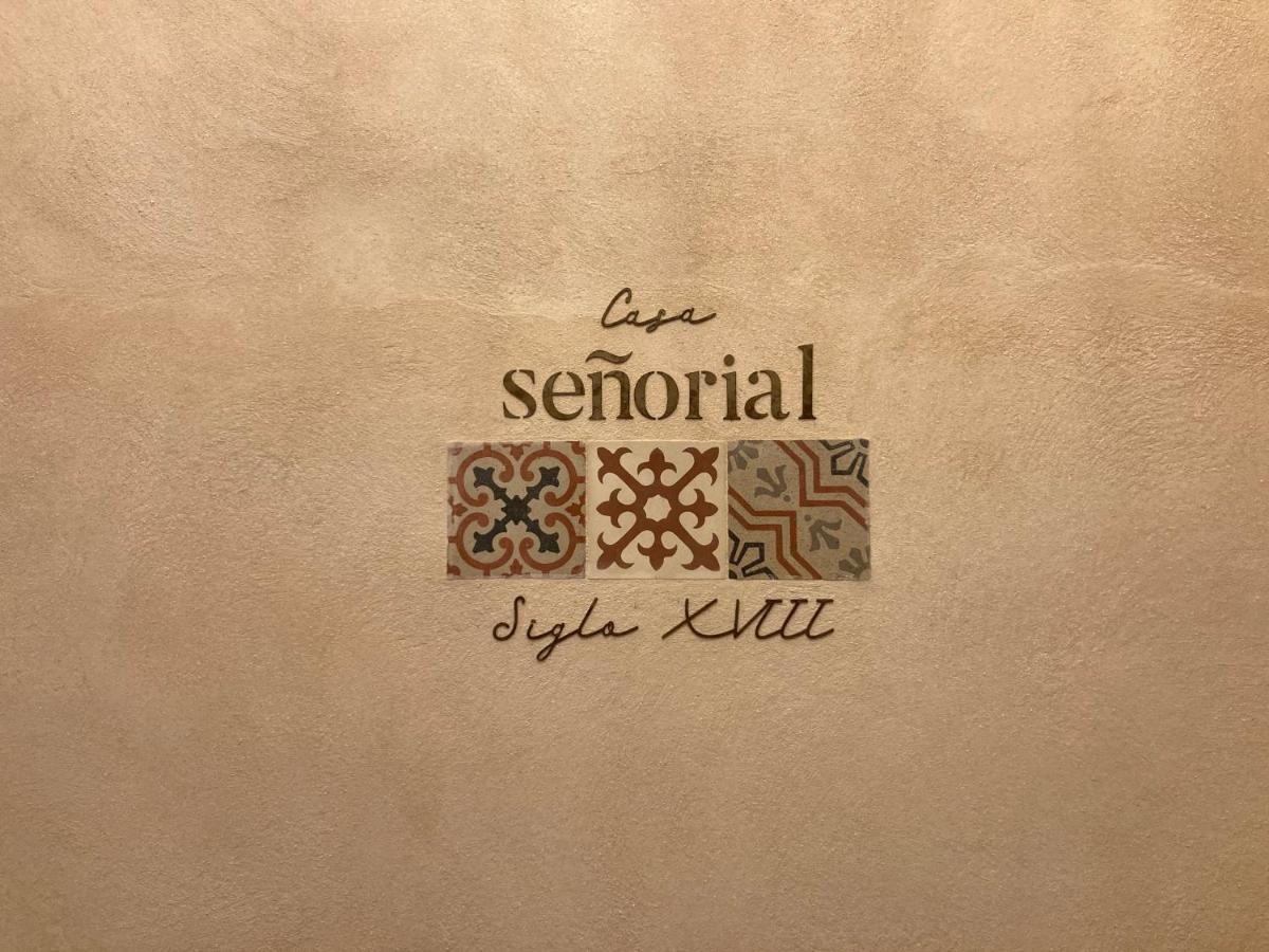 Casa Senorial Del Siglo XVIII Aparthotel Sevilla Exteriör bild