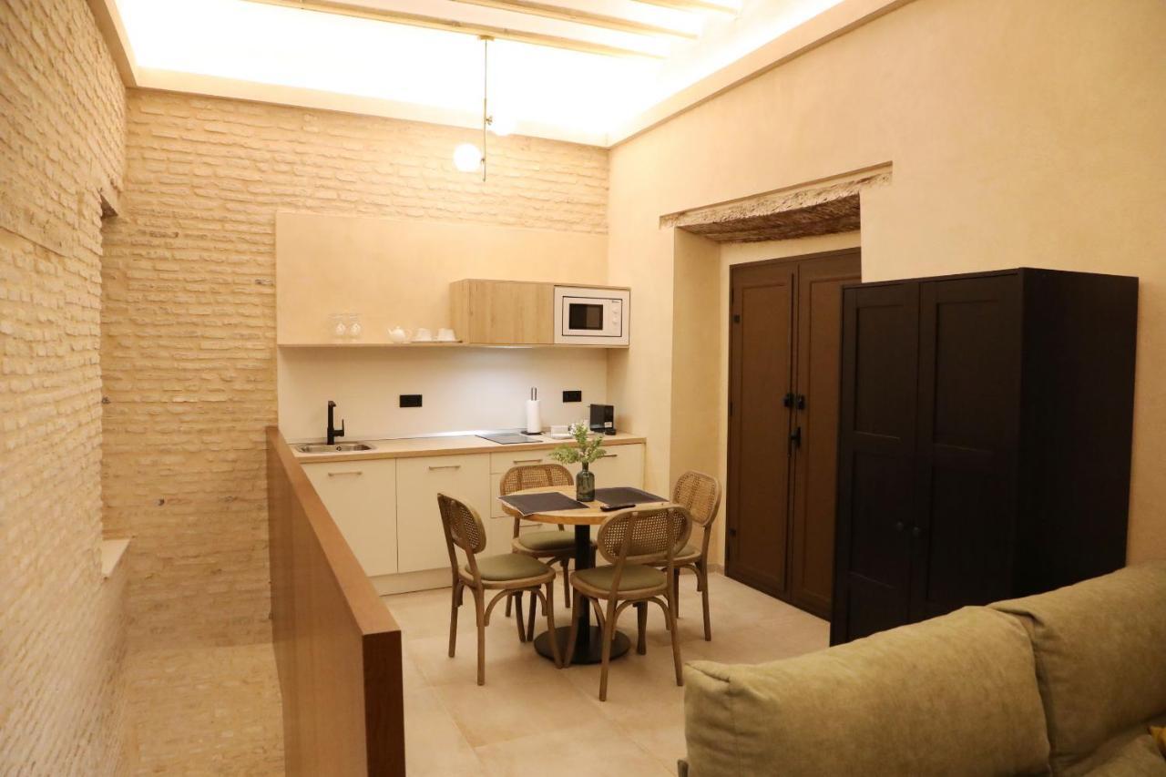 Casa Senorial Del Siglo XVIII Aparthotel Sevilla Exteriör bild