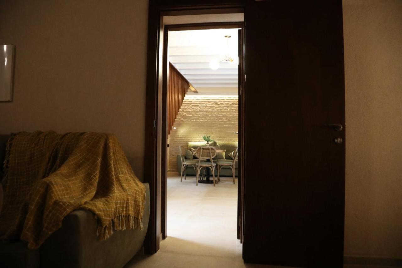 Casa Senorial Del Siglo XVIII Aparthotel Sevilla Exteriör bild