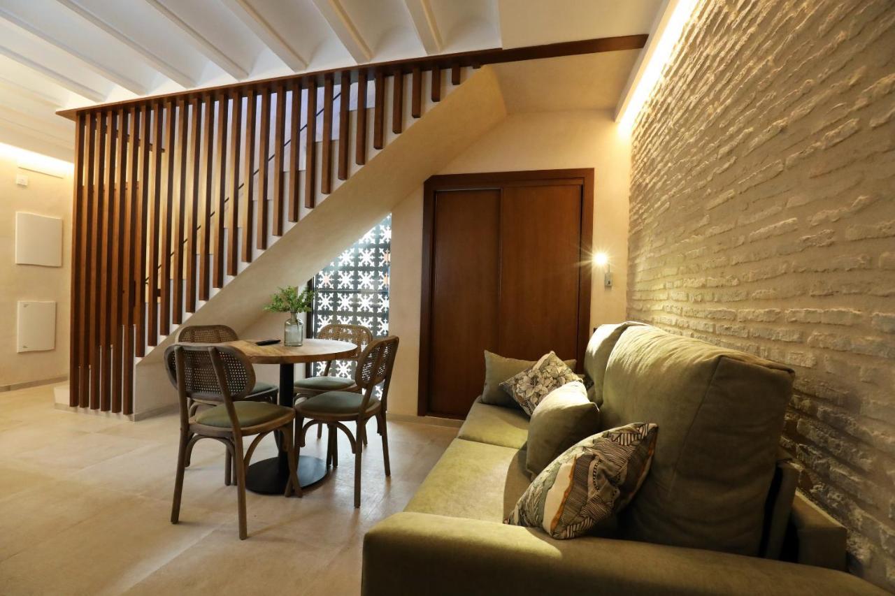 Casa Senorial Del Siglo XVIII Aparthotel Sevilla Exteriör bild